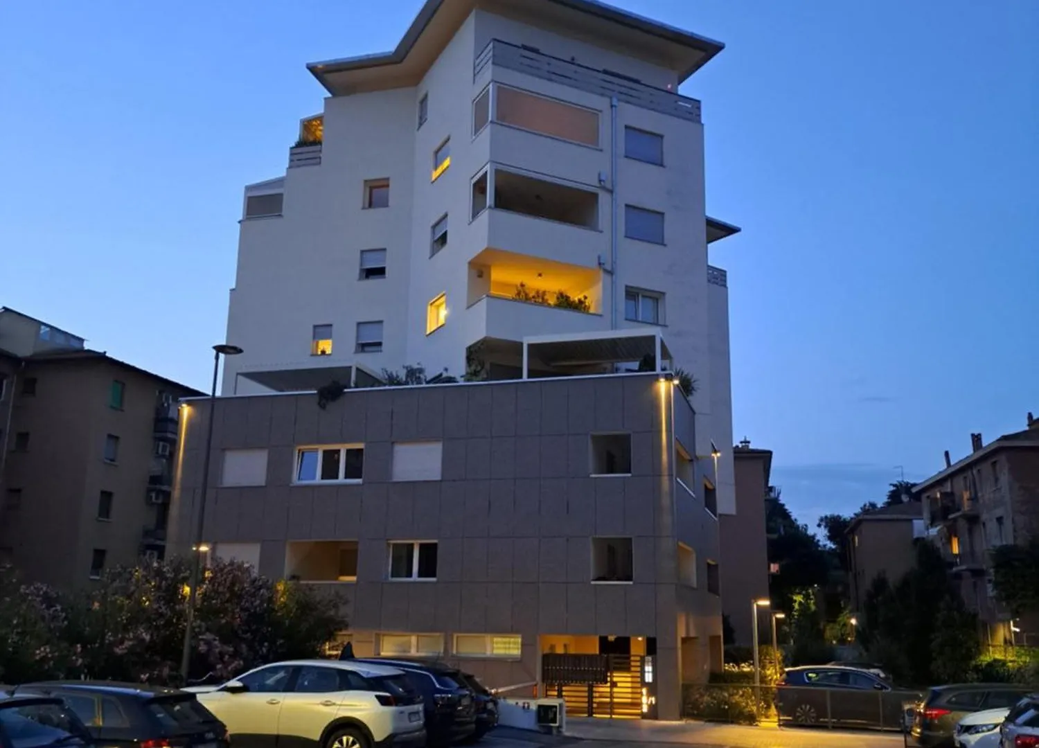 White Roses- Free Park Mazzini Sant'Orsola Apartment Bologna