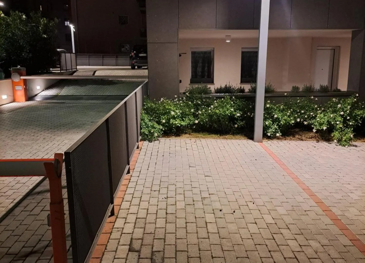 White Roses- Free Park Mazzini Sant'Orsola Apartment Bologna
